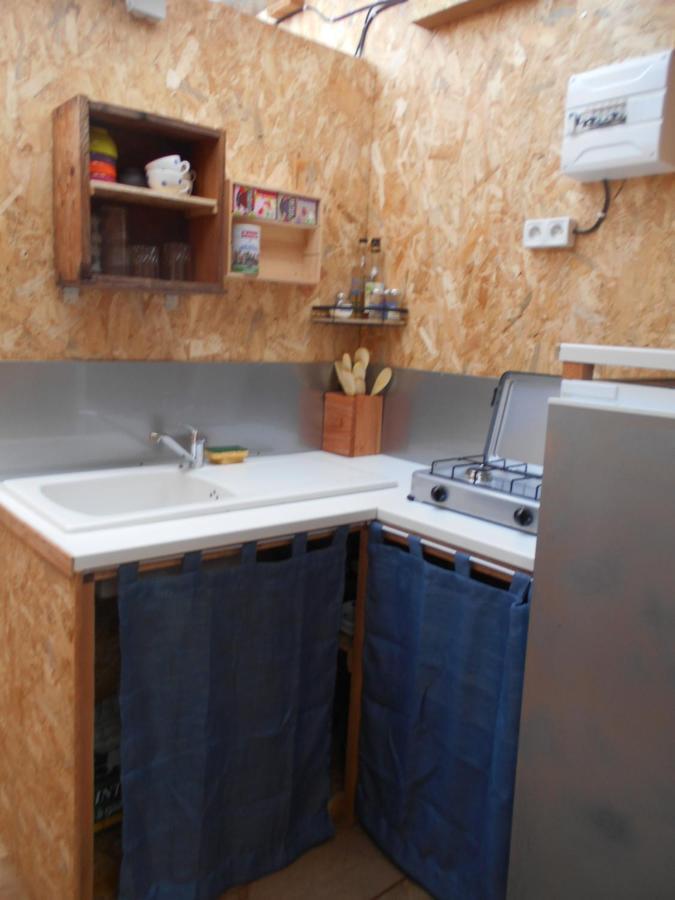 Sous Les Toiles De Pautilou Campismo de Luxo Molles
